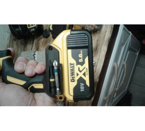 Аккумулятор (18 В; 5.0 А*ч; Li-Ion) DEWALT DCB 184