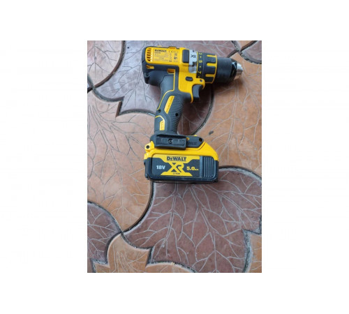 Аккумулятор (18 В; 5.0 А*ч; Li-Ion) DEWALT DCB 184