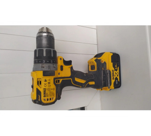 Аккумулятор (18 В; 5.0 А*ч; Li-Ion) DEWALT DCB 184