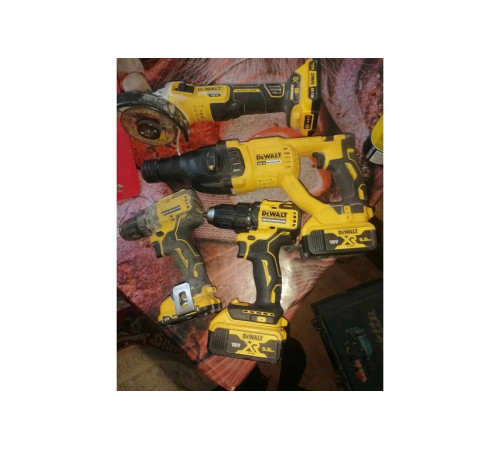 Аккумулятор (18 В; 5.0 А*ч; Li-Ion) DEWALT DCB 184