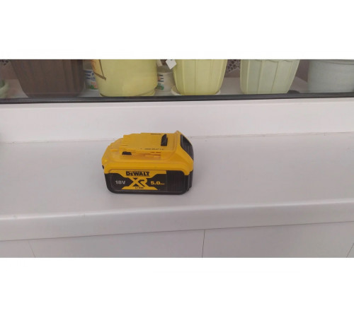 Аккумулятор (18 В; 5.0 А*ч; Li-Ion) DEWALT DCB 184