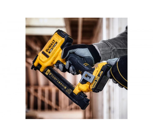 Аккумуляторный скобозабивной пистолет Dewalt DCN701N, 18 В, без АКБ и ЗУ DCN701N-XJ