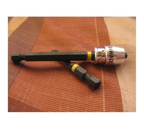 Магнитный держатель для бит IMPACT Torsion (50 мм) DEWALT DT70547T