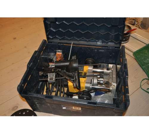 Фрезер DEWALT DW 621