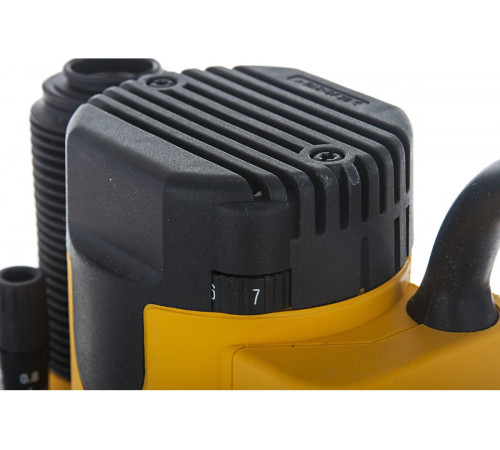 Фрезер DEWALT DW 621