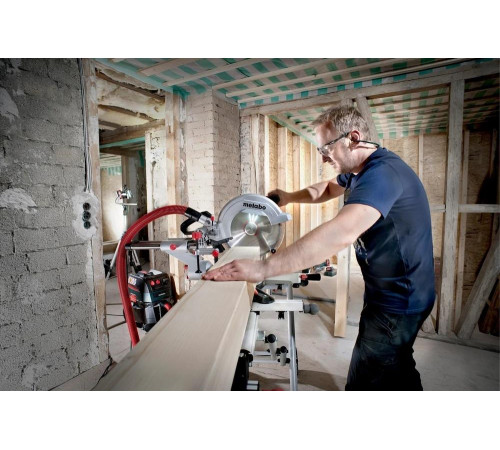 Торцовочная пила Metabo KGS 305 M 619305000