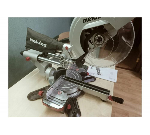 Торцовочная пила Metabo KGS 305 M 619305000