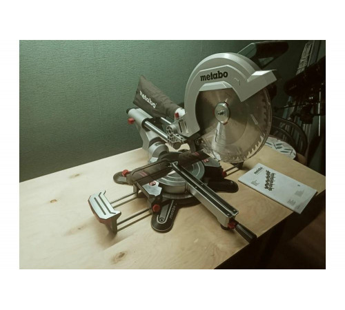 Торцовочная пила Metabo KGS 305 M 619305000