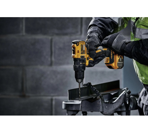 Бесщеточная дрель-шуруповерт Dewalt 18.0 В XR DCD7771D2