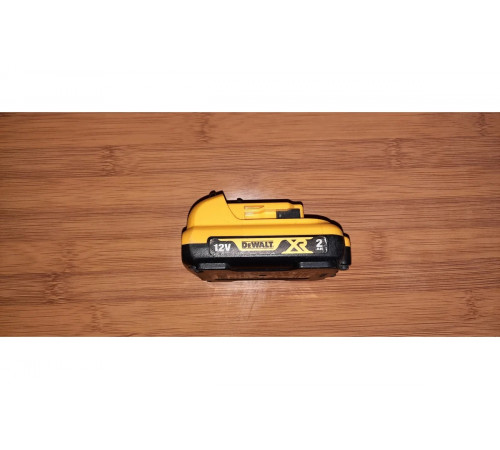 Аккумуляторная батарея XR (12 В; Li-ion; 2.0 А*ч) DEWALT DCB127