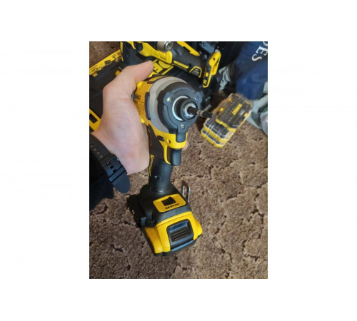 Бесщёточный импульсный шуруповерт Dewalt 18 В XR DCF850N-XJ