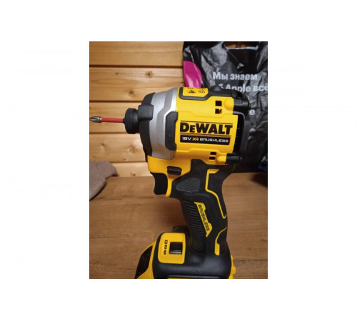 Бесщёточный импульсный шуруповерт Dewalt 18 В XR DCF850N-XJ