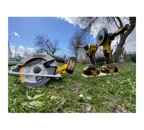 Бесщёточный импульсный шуруповерт Dewalt 18 В XR DCF850N-XJ