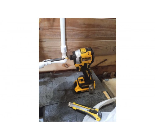 Бесщёточный импульсный шуруповерт Dewalt 18 В XR DCF850N-XJ