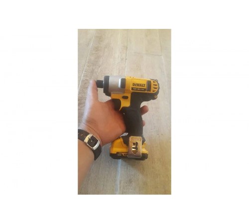 Аккумуляторный шуруповерт DEWALT DCF 815 D2