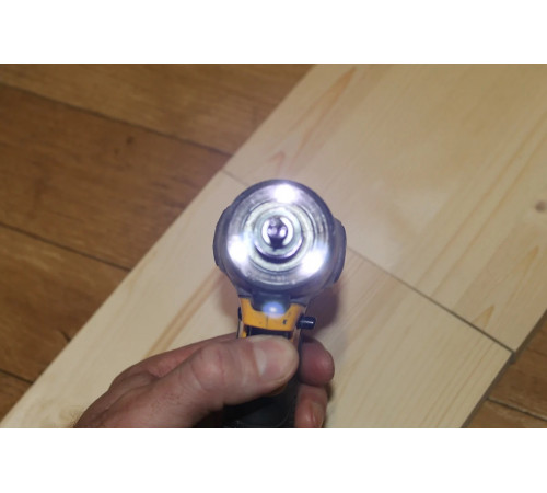 Аккумуляторный шуруповерт DEWALT DCF 815 D2