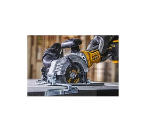 Аккумуляторная дисковая пила Dewalt DCS571P2, 18 В, 115 мм, 4400 об/мин, с 2 АКБ 5 Ач и ЗУ, в кейсе TSTAK DCS571P2-QW