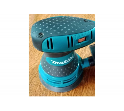 Эксцентриковая шлифмашина Makita BO5031K