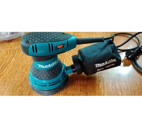 Эксцентриковая шлифмашина Makita BO5031K