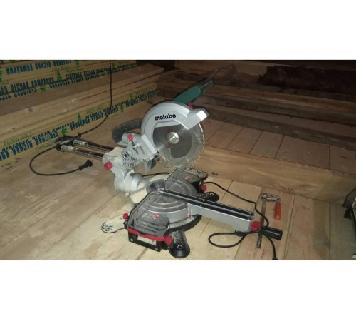 Торцовочная пила Metabo KGS 216 M 619260000 Торцовочная пила Metabo KGS 216 M 619260000