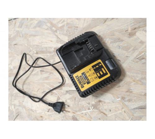 Зарядное устройство XR Li-Ion (10.8 В/14.4 В/18.0 В) DEWALT DCB115