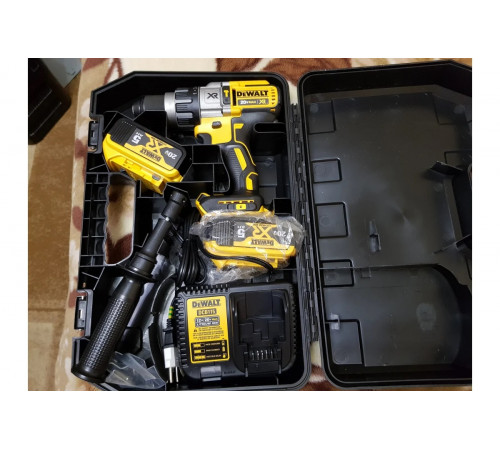 Зарядное устройство XR Li-Ion (10.8 В/14.4 В/18.0 В) DEWALT DCB115