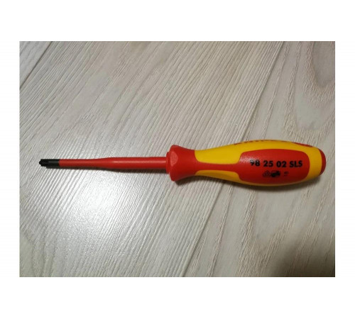 Тонкая отвёртка KNIPEX PlusMinus Pozidriv, 212мм KN-982502SLS Тонкая отвёртка KNIPEX PlusMinus Pozidriv, 212мм KN-982502SLS