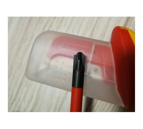 Тонкая отвёртка KNIPEX PlusMinus Pozidriv, 212мм KN-982502SLS Тонкая отвёртка KNIPEX PlusMinus Pozidriv, 212мм KN-982502SLS