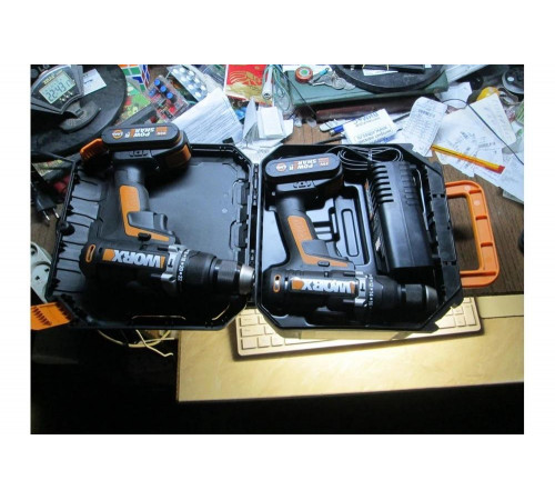 Аккумуляторная ударная дрель-шуруповерт WORX WX372 Аккумуляторная ударная дрель-шуруповерт WORX WX372