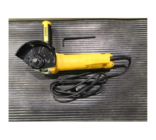 Угловая шлифмашина DEWALT DWE 4215