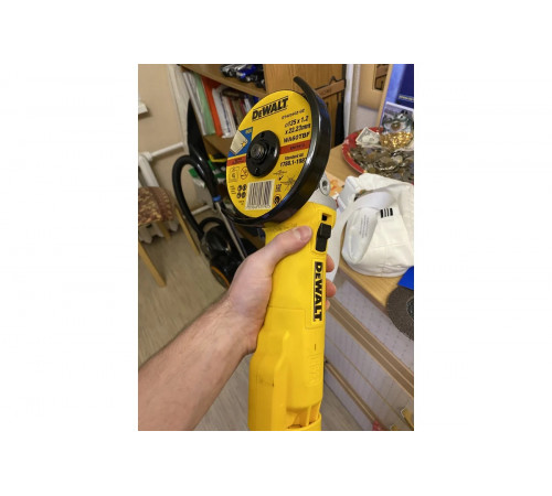 Угловая шлифмашина DEWALT DWE 4215