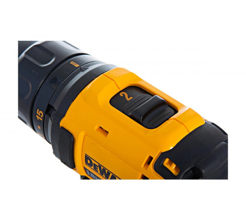 Аккумуляторная дрель-шуруповерт DeWALT DCD 780 C2