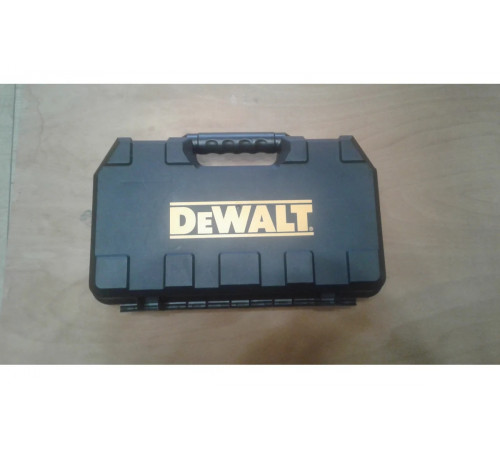 Аккумуляторная дрель-шуруповерт DeWALT DCD 780 C2