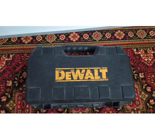 Аккумуляторная дрель-шуруповерт DeWALT DCD 780 C2