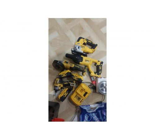 Бесщеточный перфоратор DEWALT DCH133N