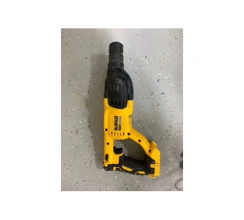 Бесщеточный перфоратор DEWALT DCH133N