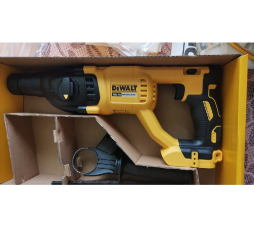 Бесщеточный перфоратор DEWALT DCH133N