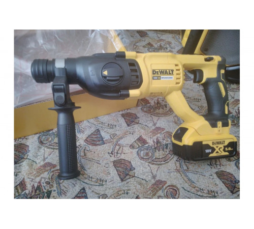 Бесщеточный перфоратор DEWALT DCH133N