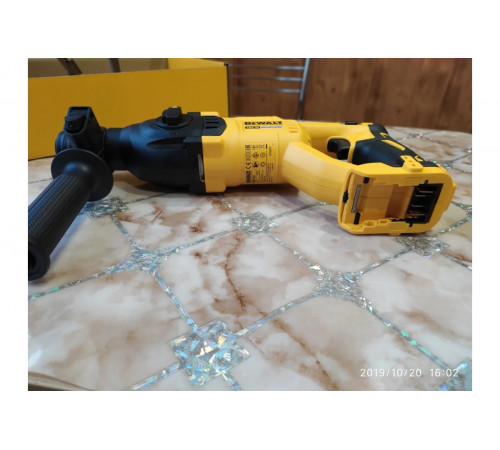 Бесщеточный перфоратор DEWALT DCH133N