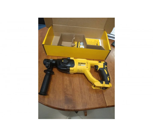 Бесщеточный перфоратор DEWALT DCH133N