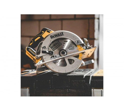 Дисковая пила DEWALT 18В XR DCS570N