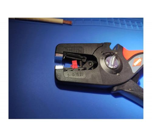 Автоматический стриппер Knipex PreciStrip16 L-195 мм в блистере KN-1252195SB Автоматический стриппер Knipex PreciStrip16 L-195 мм в блистере KN-1252195SB