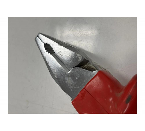Комбинированные плоскогубцы KNIPEX KN-0207225 Комбинированные плоскогубцы KNIPEX KN-0207225