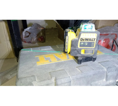 Лазерный уровень с зеленым лучом DEWALT DCE0811D1G