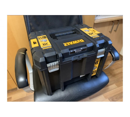 Бесщеточная дисковая пила DEWALT DCS570NT