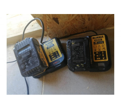 Бесщеточная дисковая пила DEWALT DCS570NT