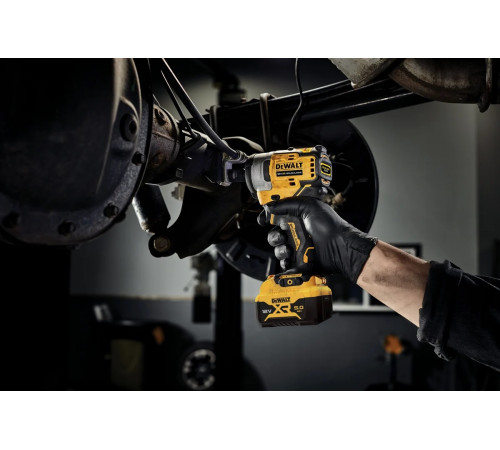 Бесщёточный импульсный гайковерт Dewalt 12 В XR DCF901P1-QW