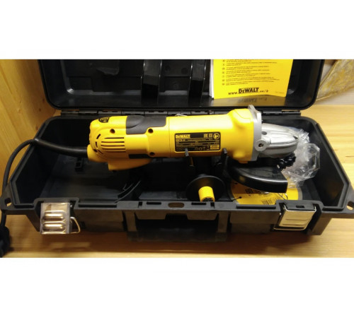 Угловая шлифмашина DeWALT D 28136