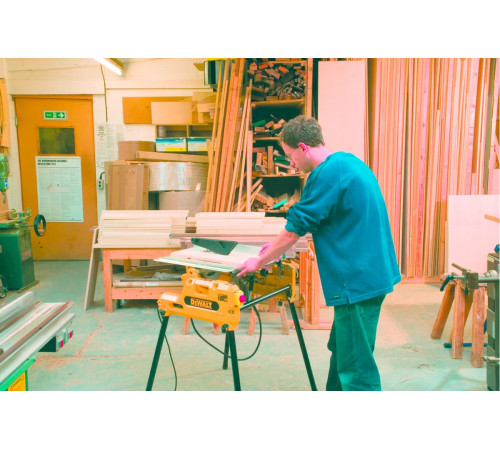 Комбинированная торцовочная пила DEWALT DW 743 N