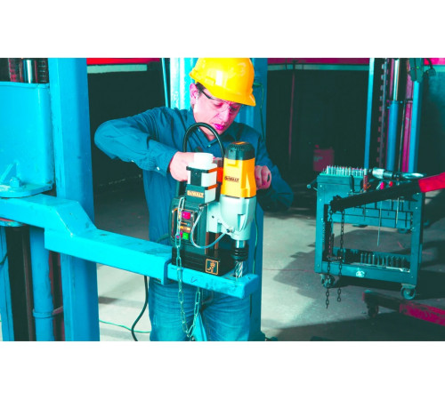 Сверлильный станок DEWALT DWE 1622 K